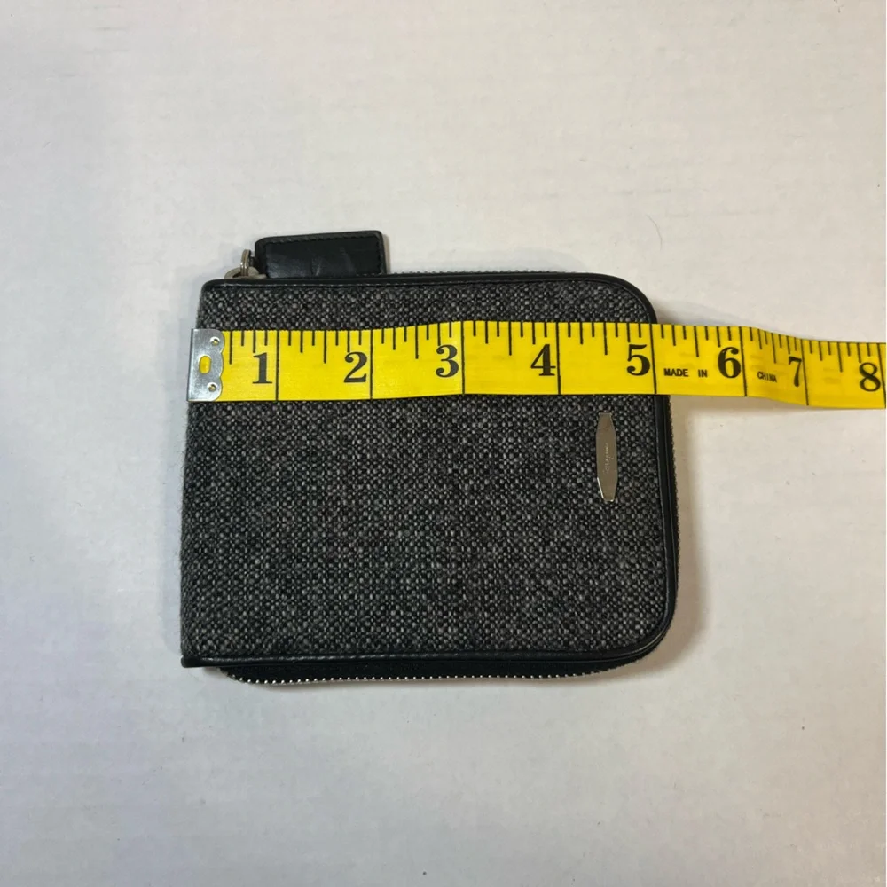 Salvatore Ferragamo,‎ compact zip around wallet